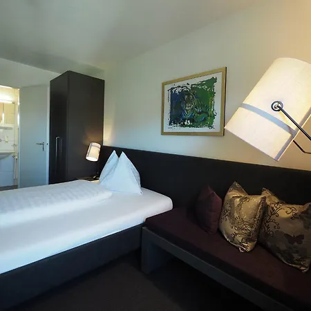 Hotel Holiday Thun Thun