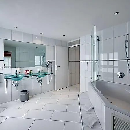 Hotel Holiday Thun Szálloda Thun