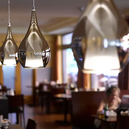 Szálloda Hotel Holiday Thun