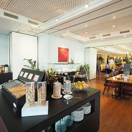 Szálloda Hotel Holiday Thun