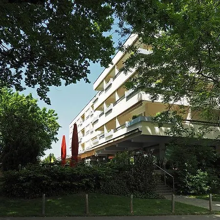 Szálloda Hotel Holiday Thun Thun