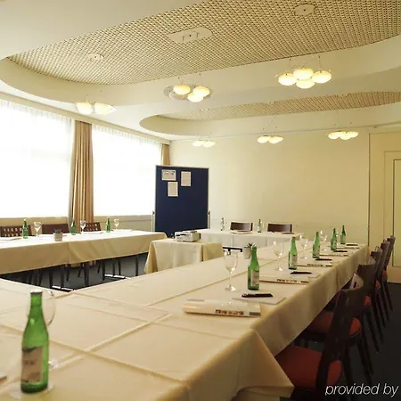 Hotel Holiday Thun Szálloda Thun