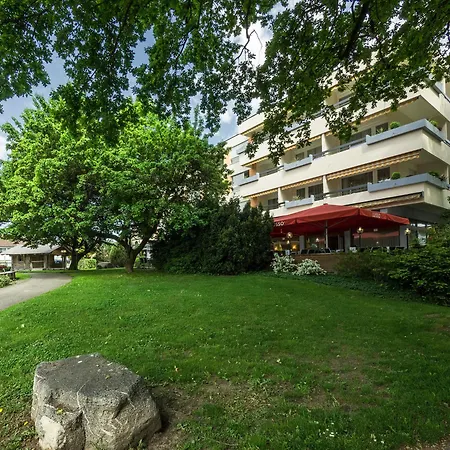 Szálloda Hotel Holiday Thun Thun