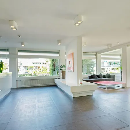 Hotel Holiday Thun Szálloda 3*