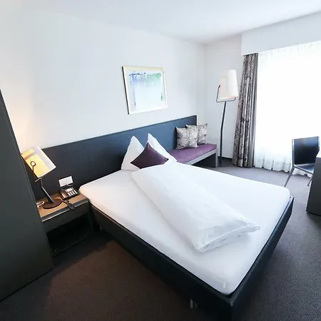 Hotel Holiday Thun Szálloda Thun