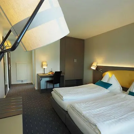 Hotel Holiday Thun Szálloda 3*