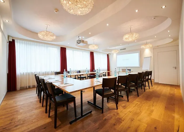 Hotel Holiday Thun Hotel 3*