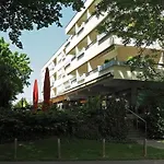 Hotel Restaurant Holiday 3*