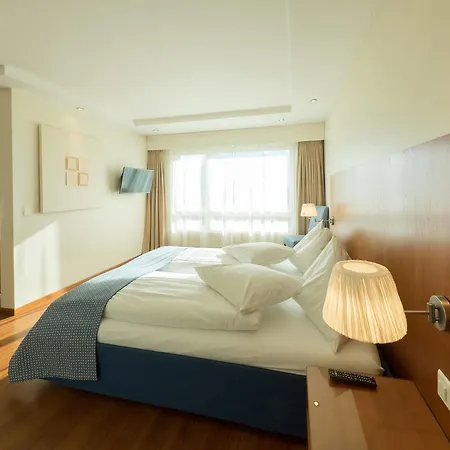 Отель Hotel Holiday Thun 3*