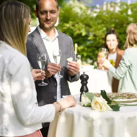 Hotel Holiday Thun Отель