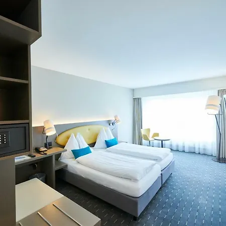 Отель Hotel Holiday Thun