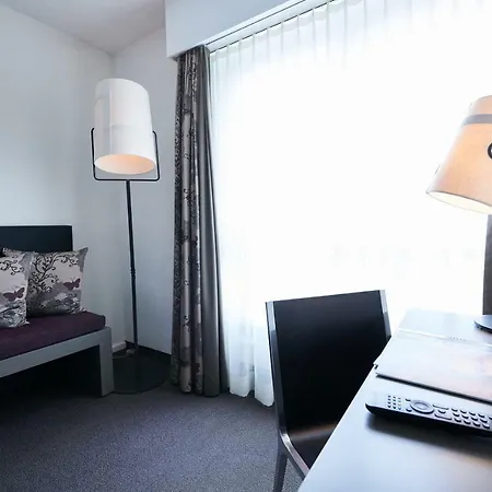 Hotel Holiday Thun Отель