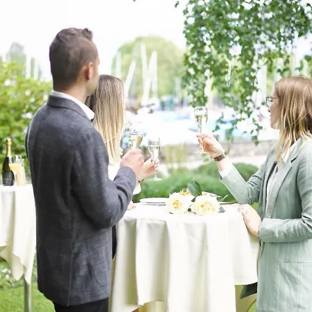 Отель Hotel Holiday Thun 3*