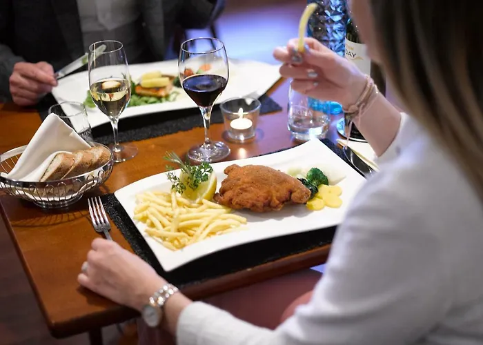 Hotel Restaurant Holiday Hotel 3*