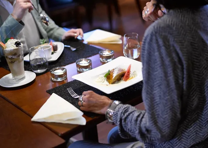 Hotel Hotel Restaurant Holiday Thun