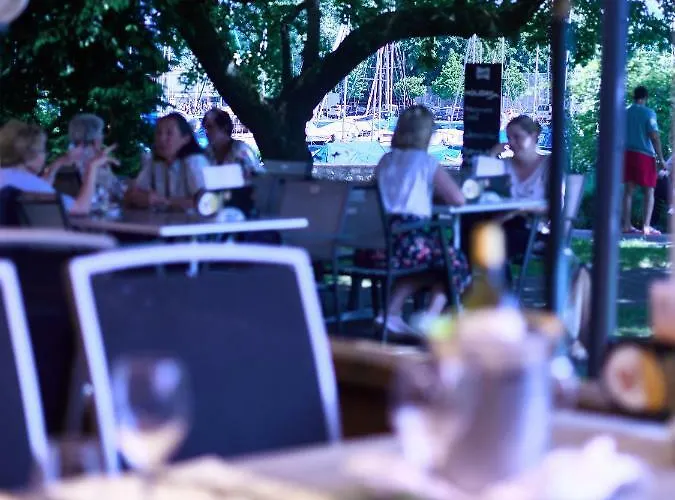 Hotel Restaurant Holiday