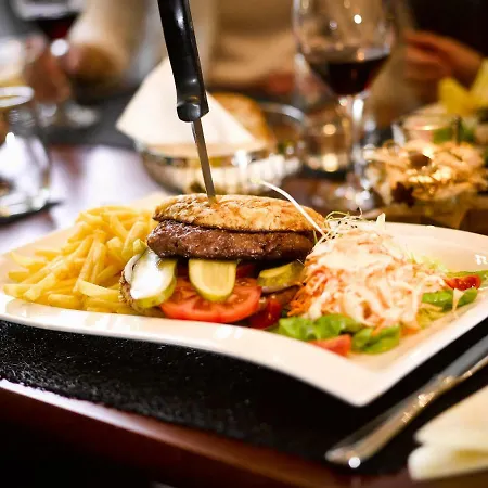 假日酒店及餐厅